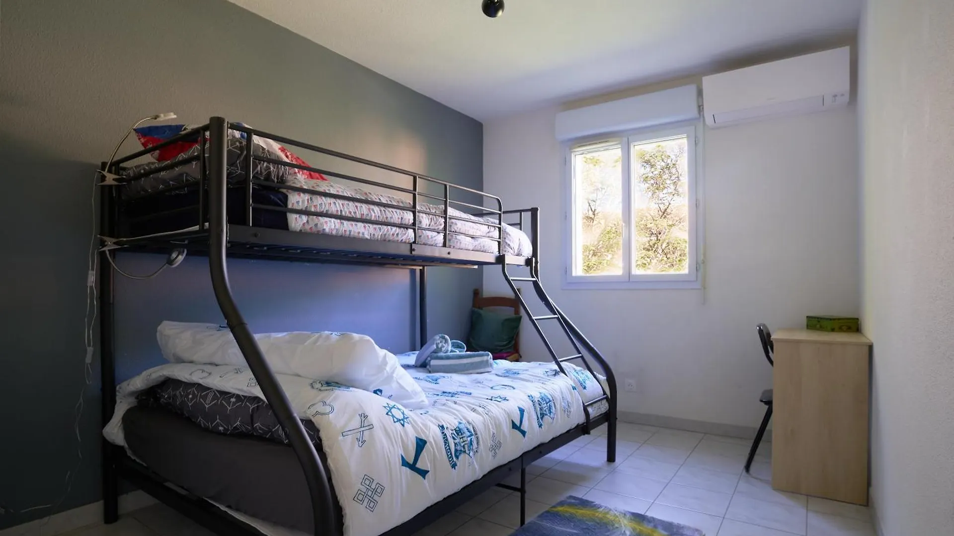 Maison Climatisee, Jardin , Et Parking Privatif Proche Centre Ville Авиньон 0*,  Франция
